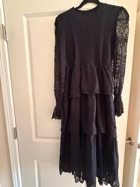 Black Lace Tiered Long Sleeve Women’s Dress
